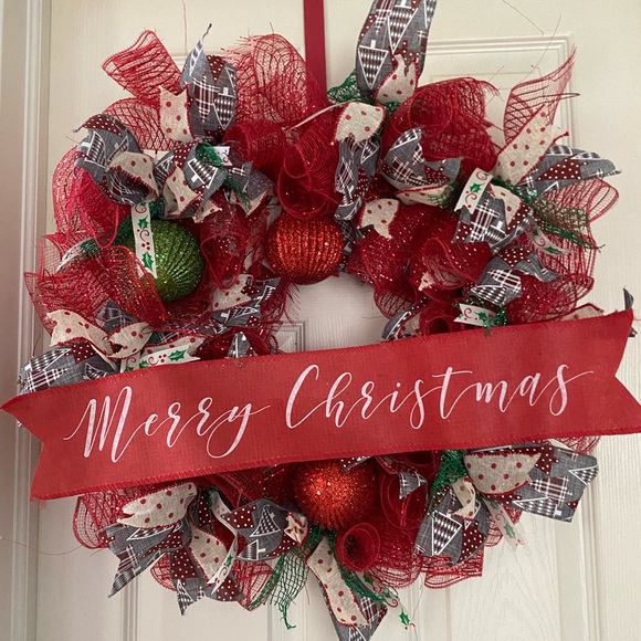 Handmade Christmas Door Wreath - Picture 1 of 4